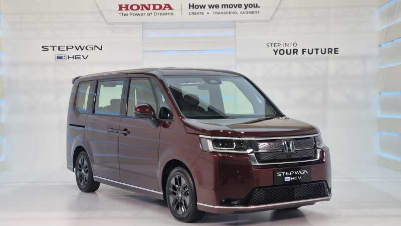 Meluncur di GIIAS 2025, Honda Buka Pemesanan MPV Boksi STEP WGN Hybrid